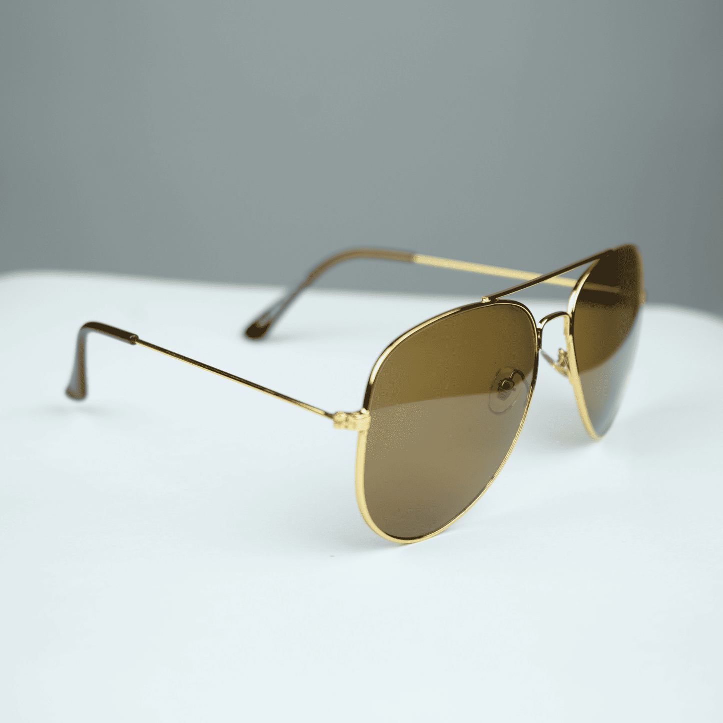 Classic Gold Aviator Sunglasses – UV Protected