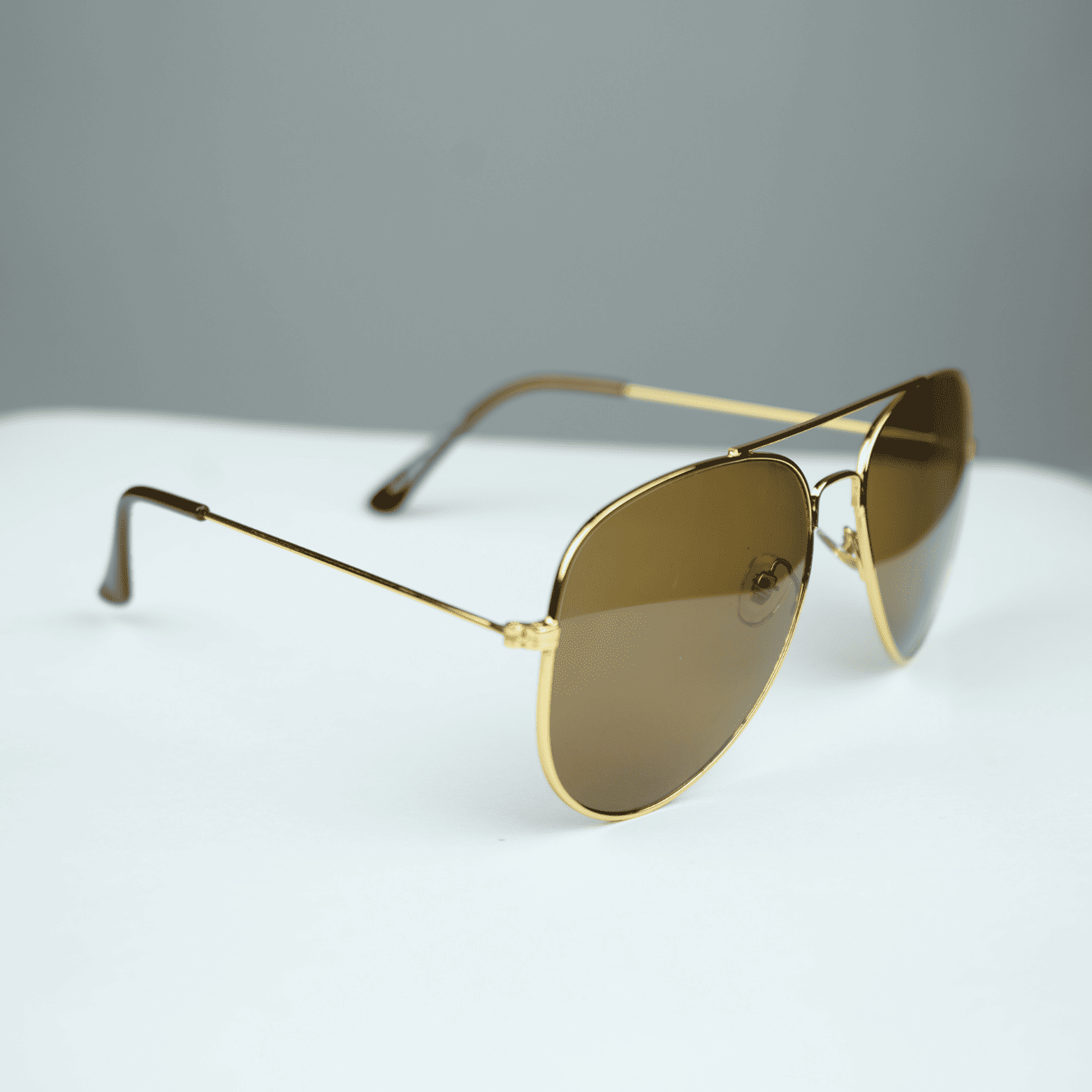 Classic Gold Aviator Sunglasses – UV Protected