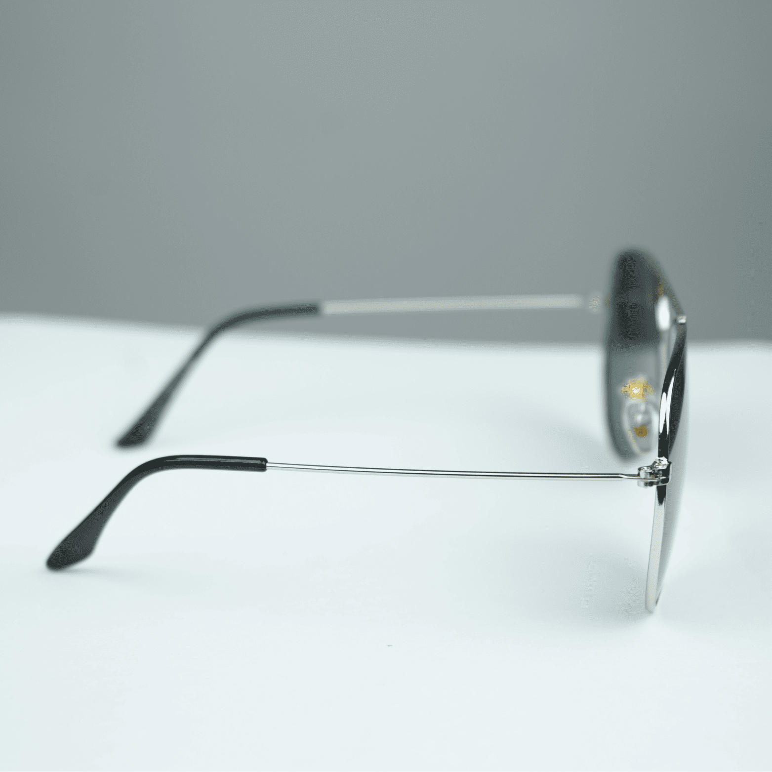 Classic Gold Aviator Sunglasses – UV Protected