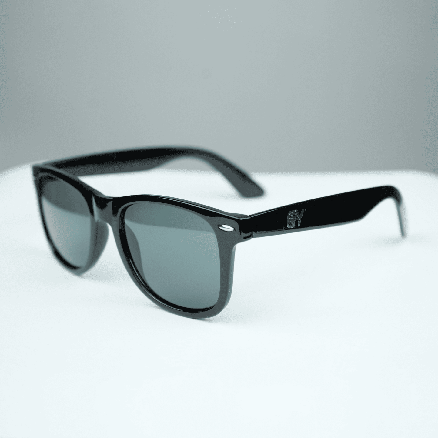 Stylish UV Protected Sunglasses 