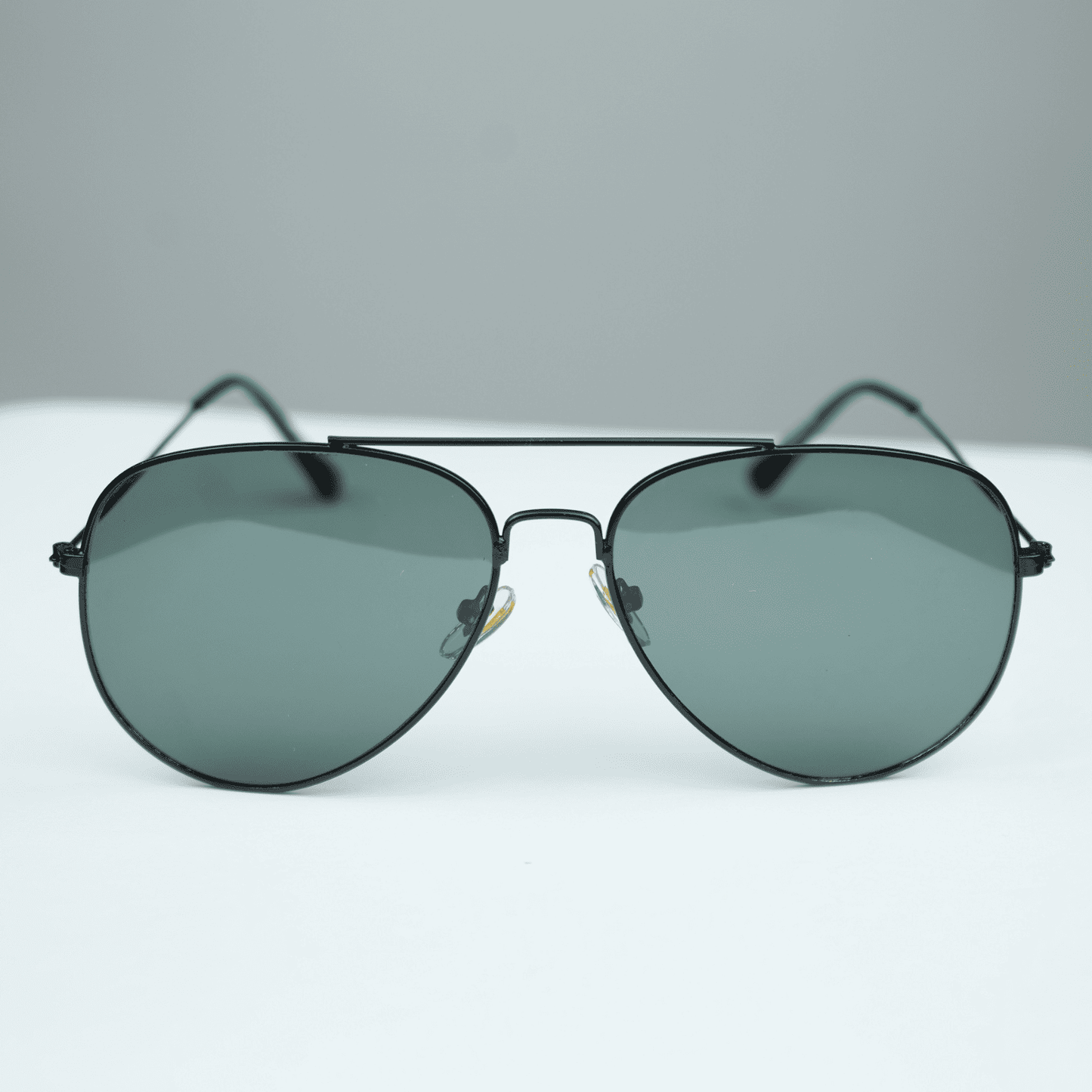 Classic Gold Aviator Sunglasses – UV Protected