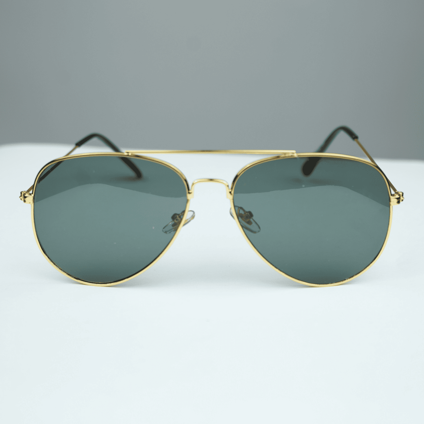 Classic Gold Aviator Sunglasses – UV Protected