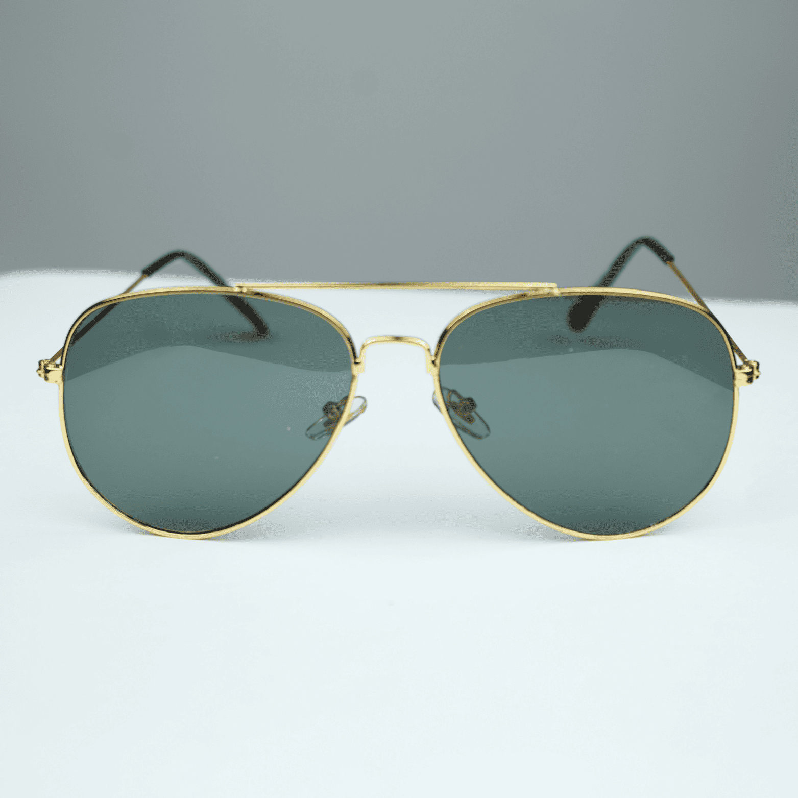 Classic Gold Aviator Sunglasses – UV Protected