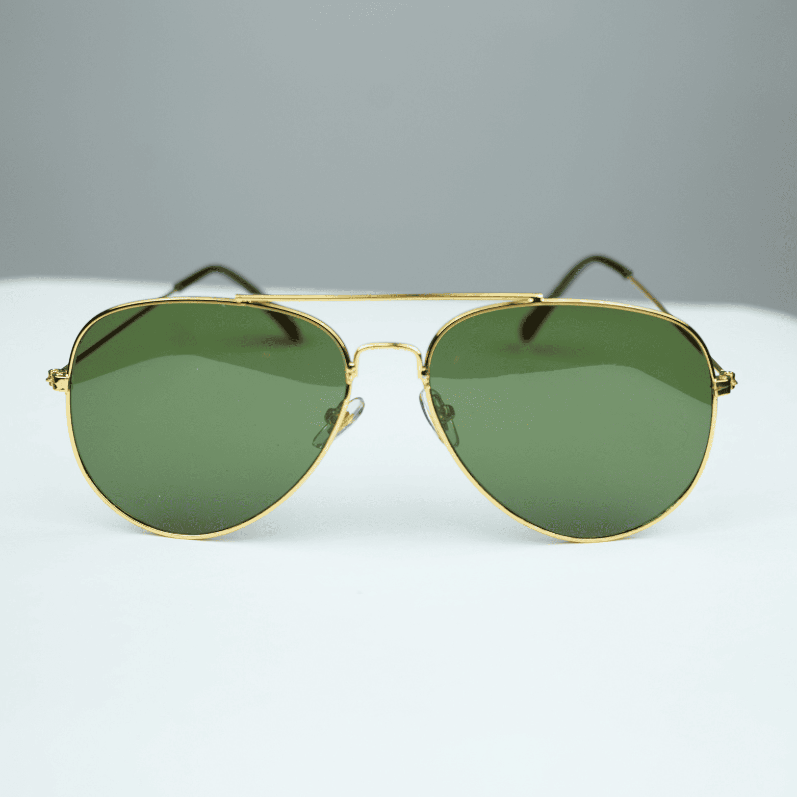 Classic Gold Aviator Sunglasses – UV Protected