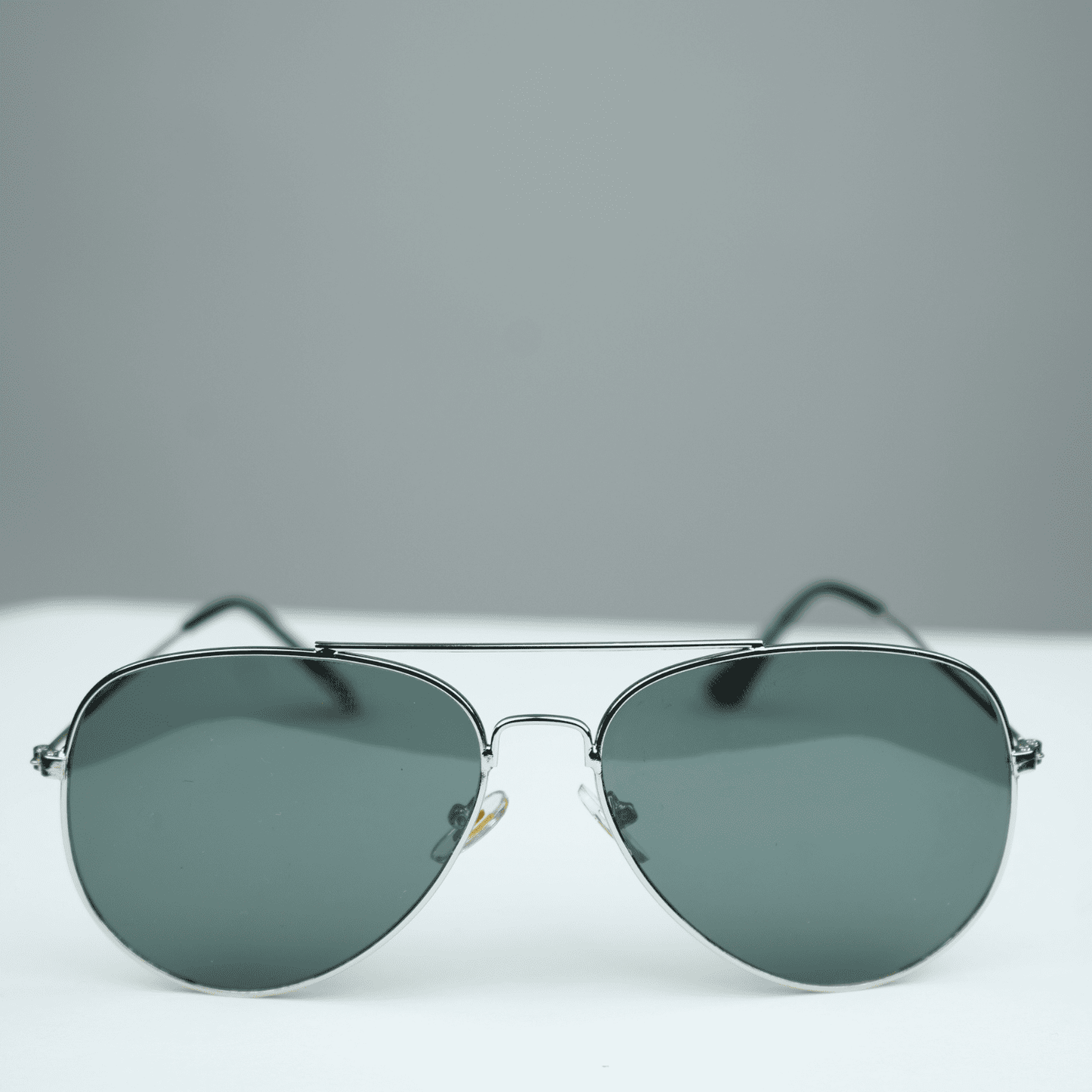 Classic Gold Aviator Sunglasses – UV Protected