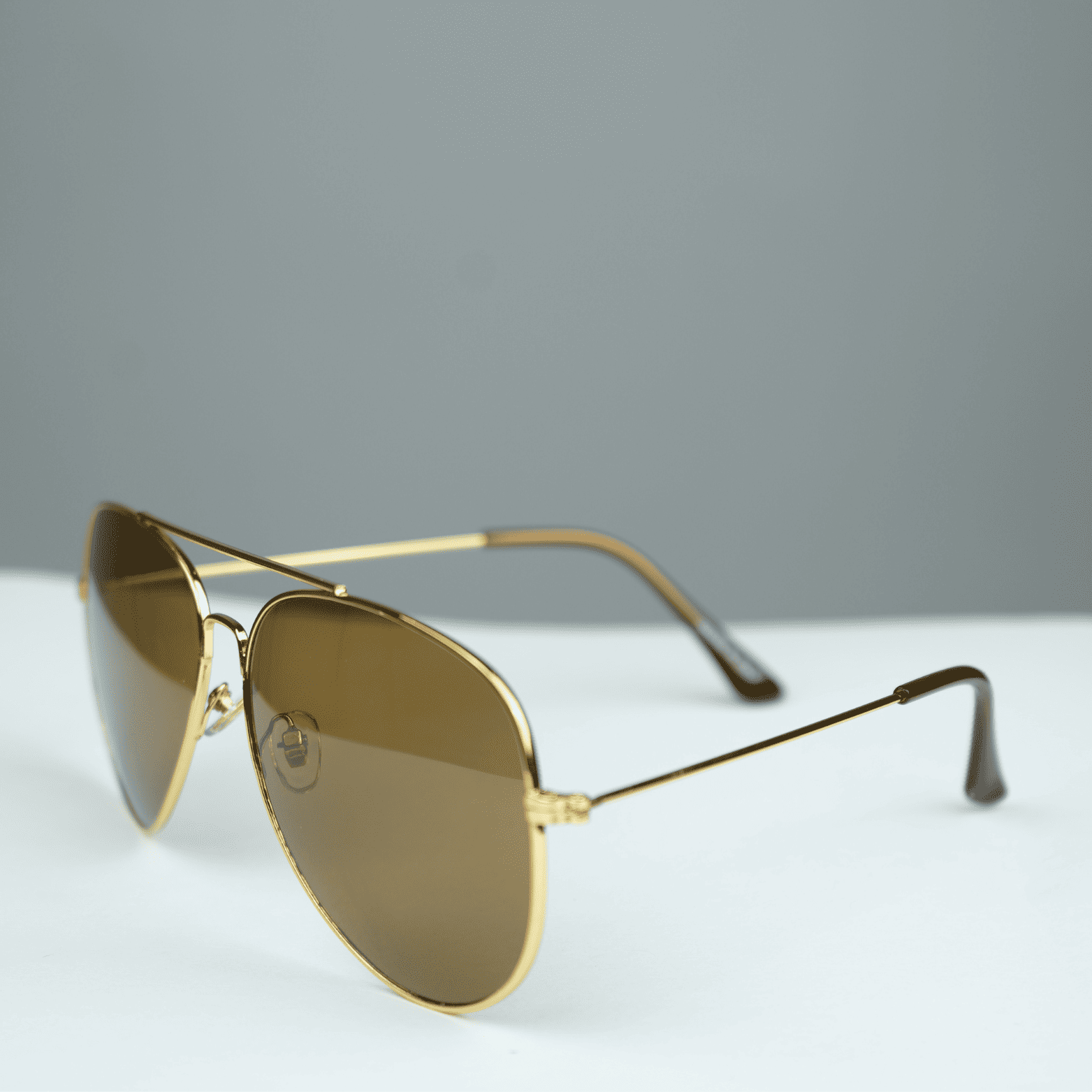 Classic Gold Aviator Sunglasses – UV Protected