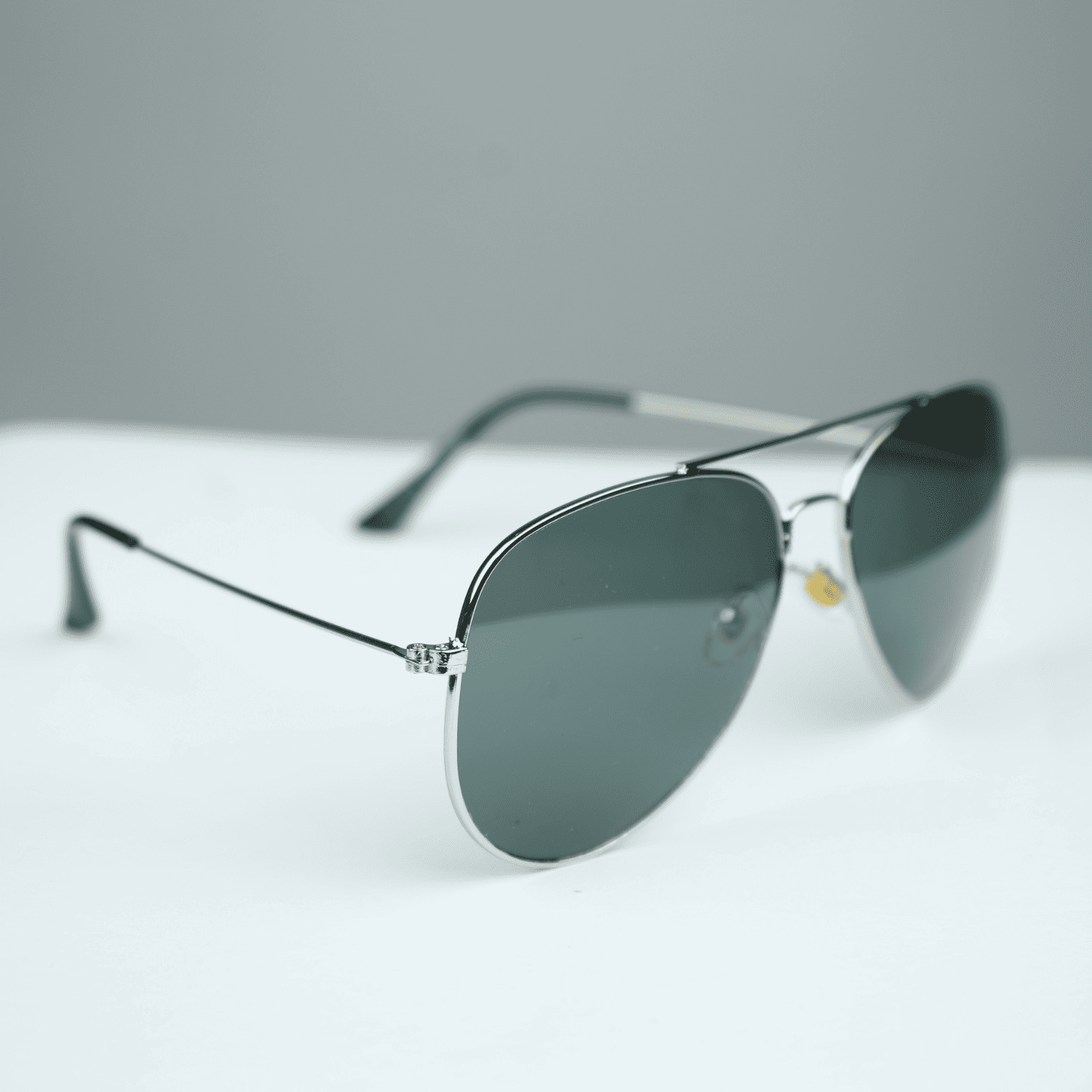 Classic Gold Aviator Sunglasses – UV Protected