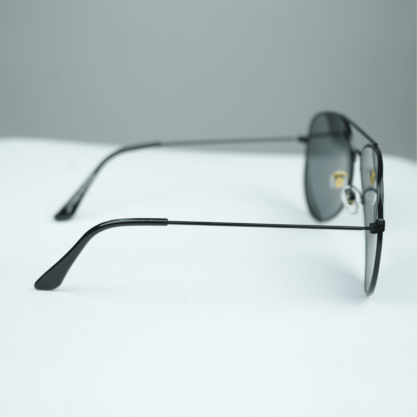 Classic Gold Aviator Sunglasses – UV Protected