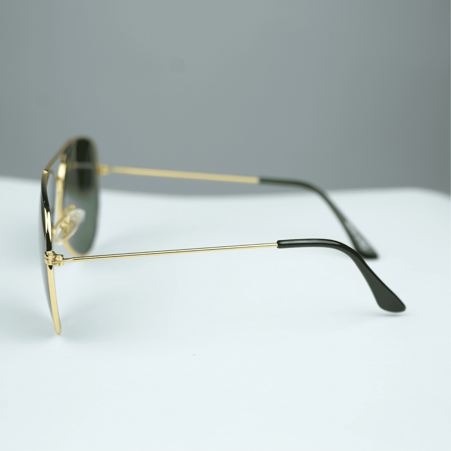 Classic Gold Aviator Sunglasses – UV Protected