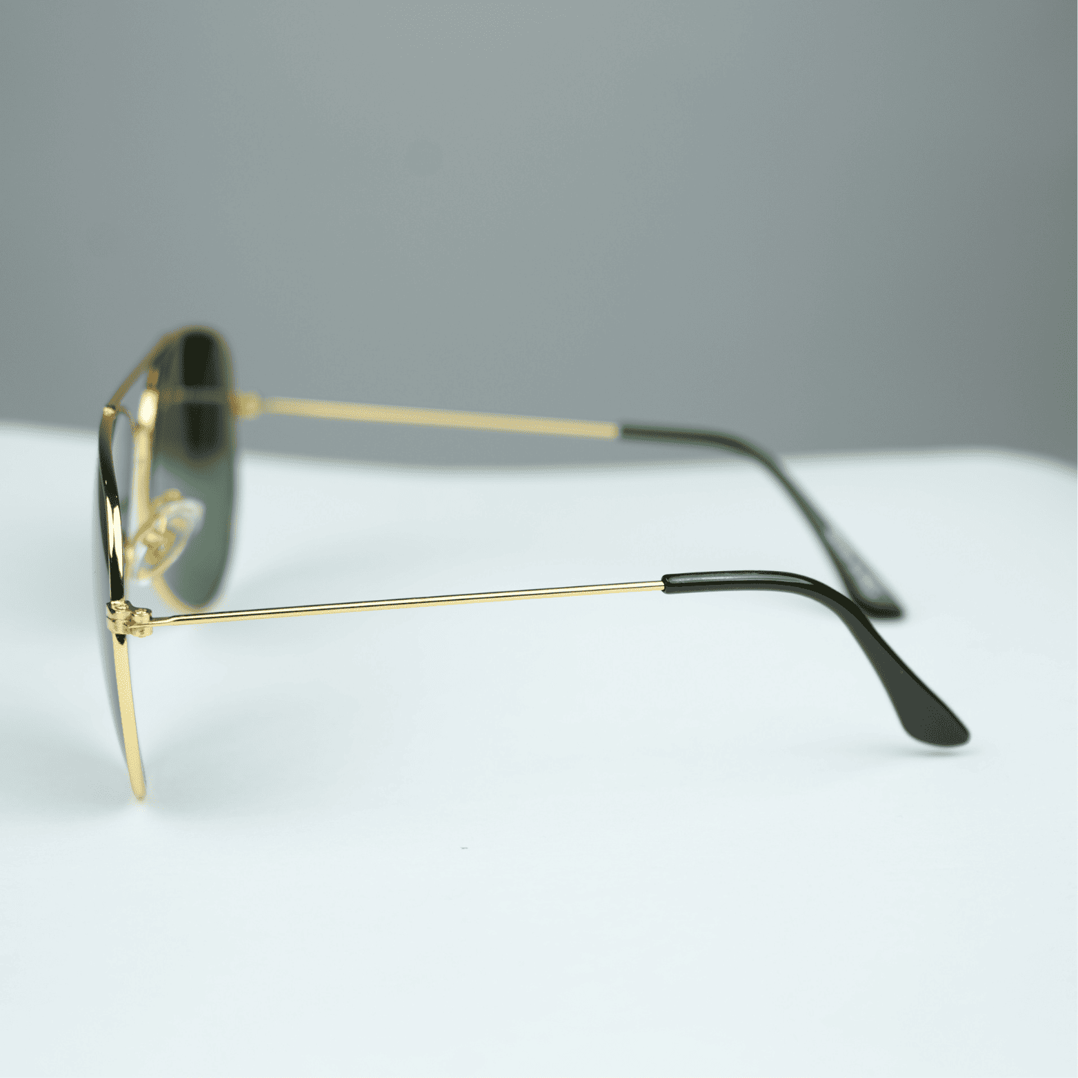 Classic Gold Aviator Sunglasses – UV Protected