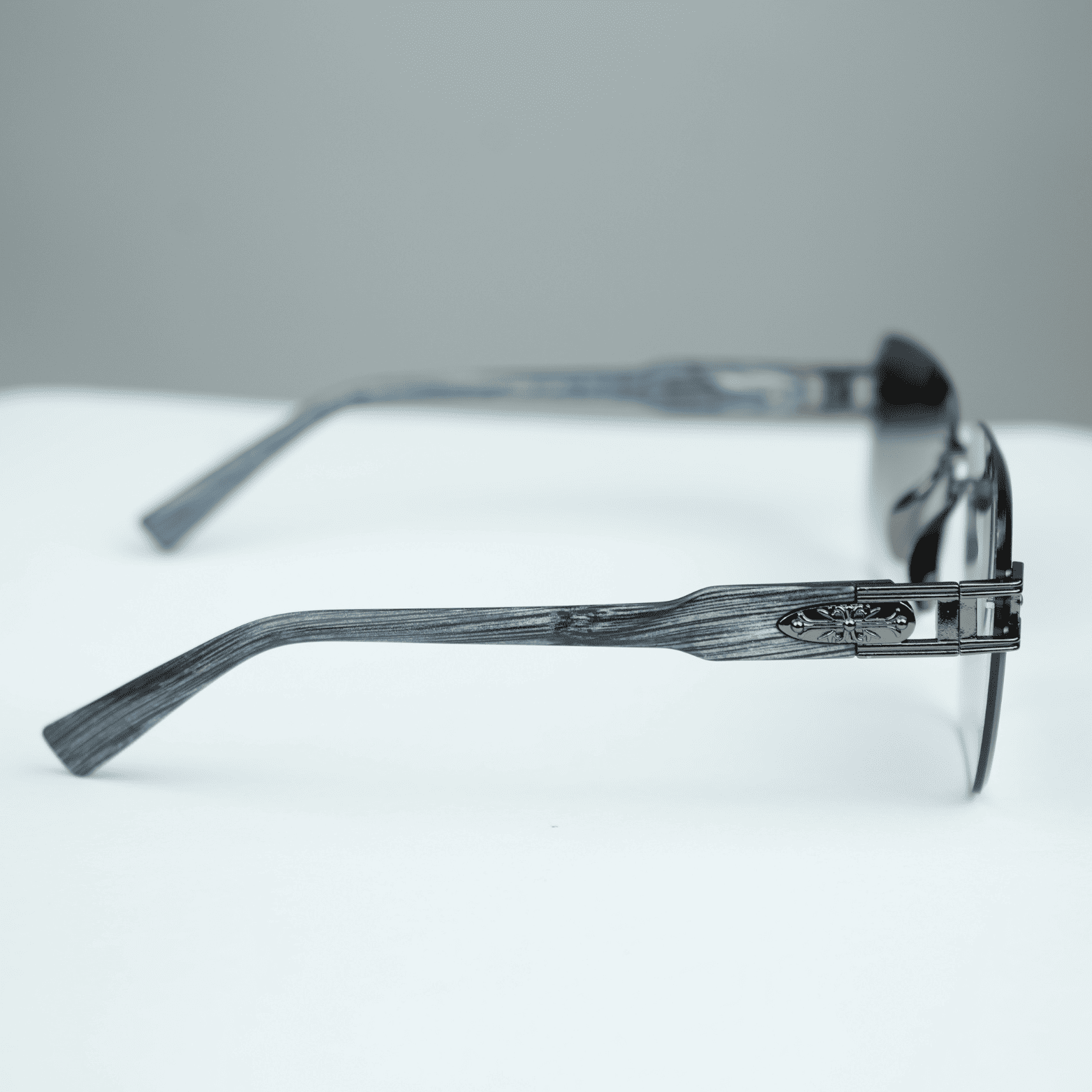 Rimless Gradient Square Sunglasses – Sleek & Stylish