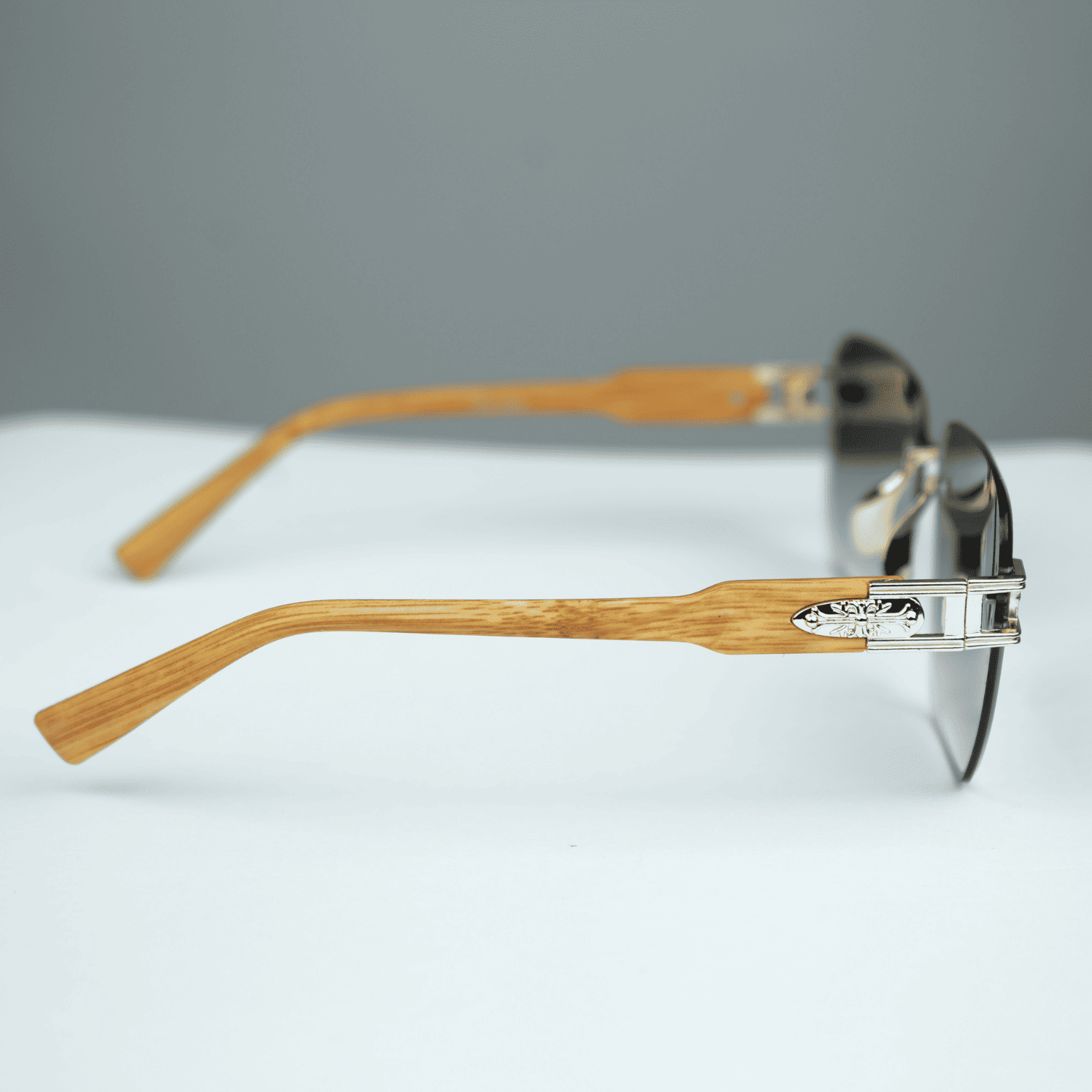 Rimless Gradient Square Sunglasses – Sleek & Stylish