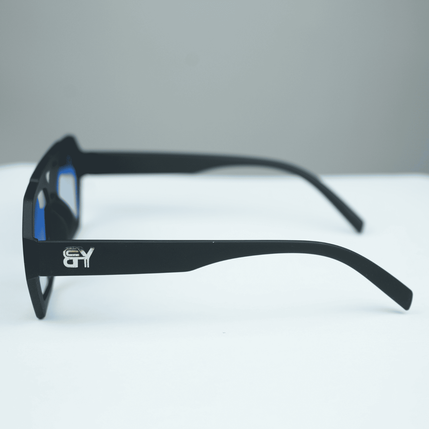 Reflective Sports Style Sunglasses 