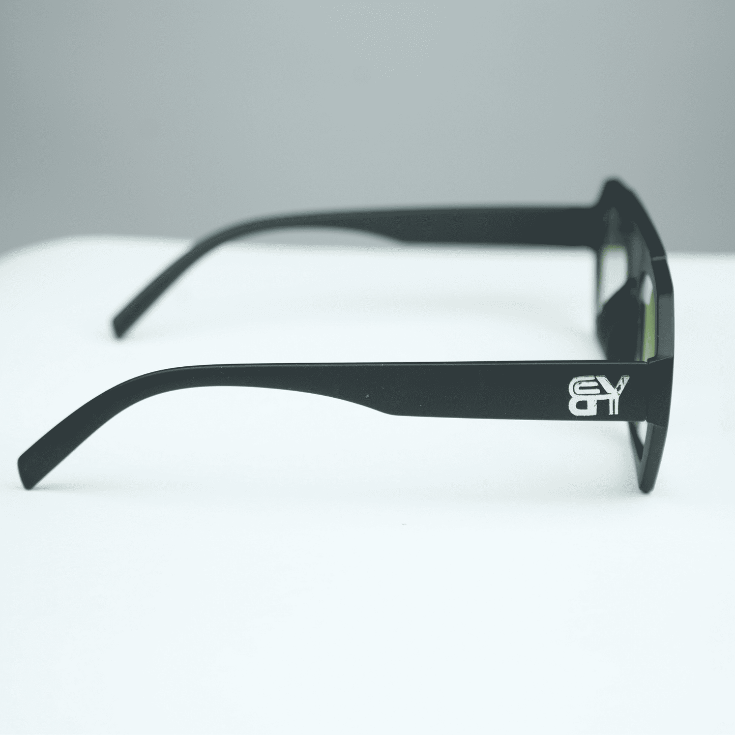 Reflective Sports Style Sunglasses 