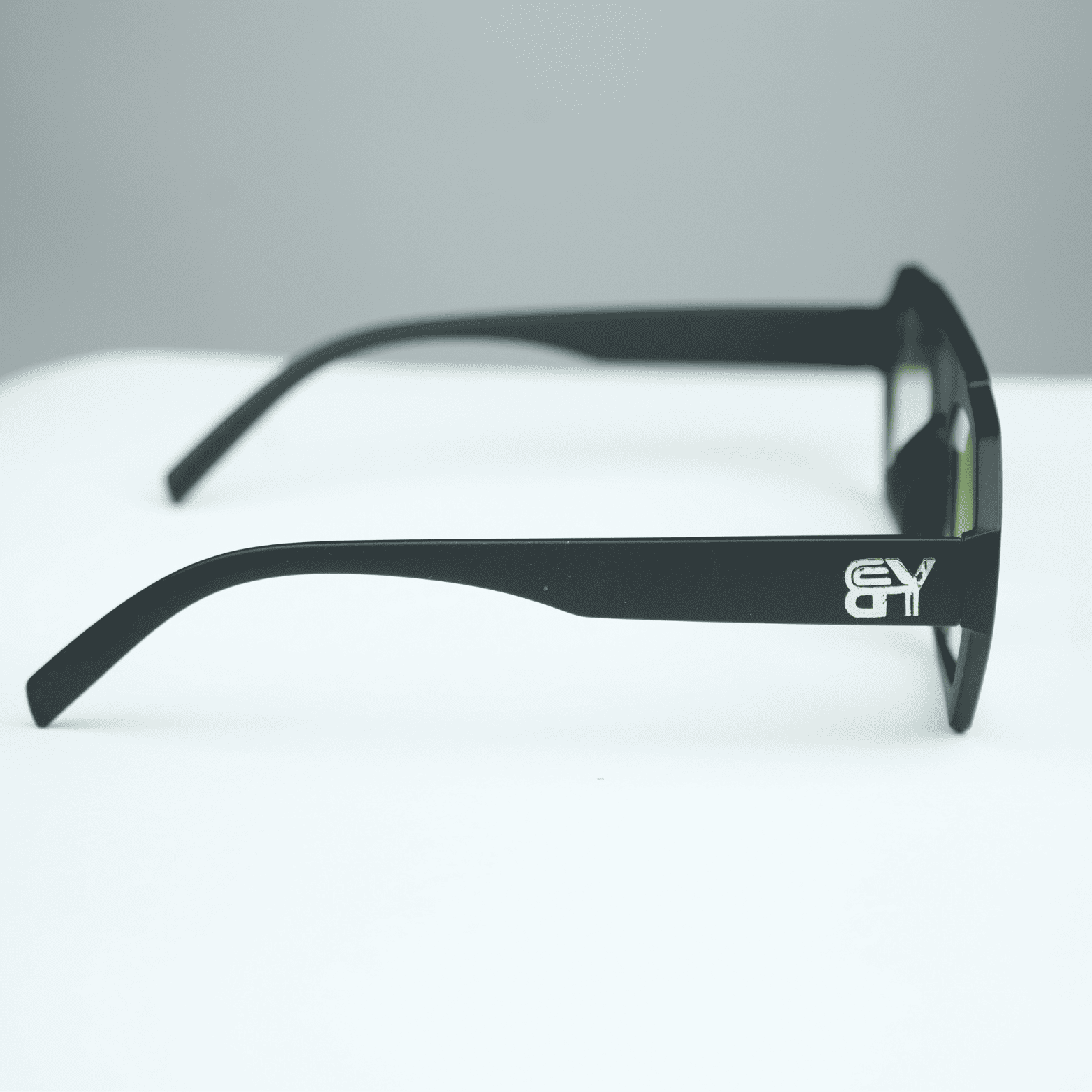 Reflective Sports Style Sunglasses 